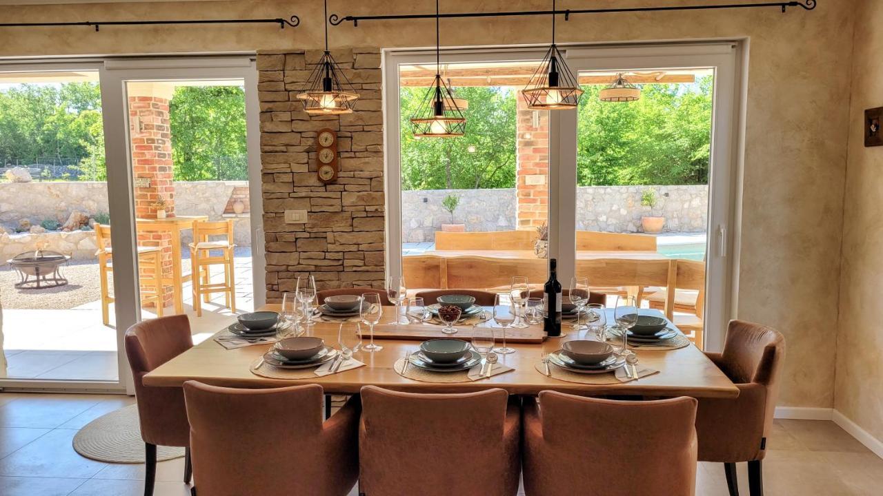 Villa Alara - Charming Villa With Heated Swimming Pool Milohnici Ngoại thất bức ảnh