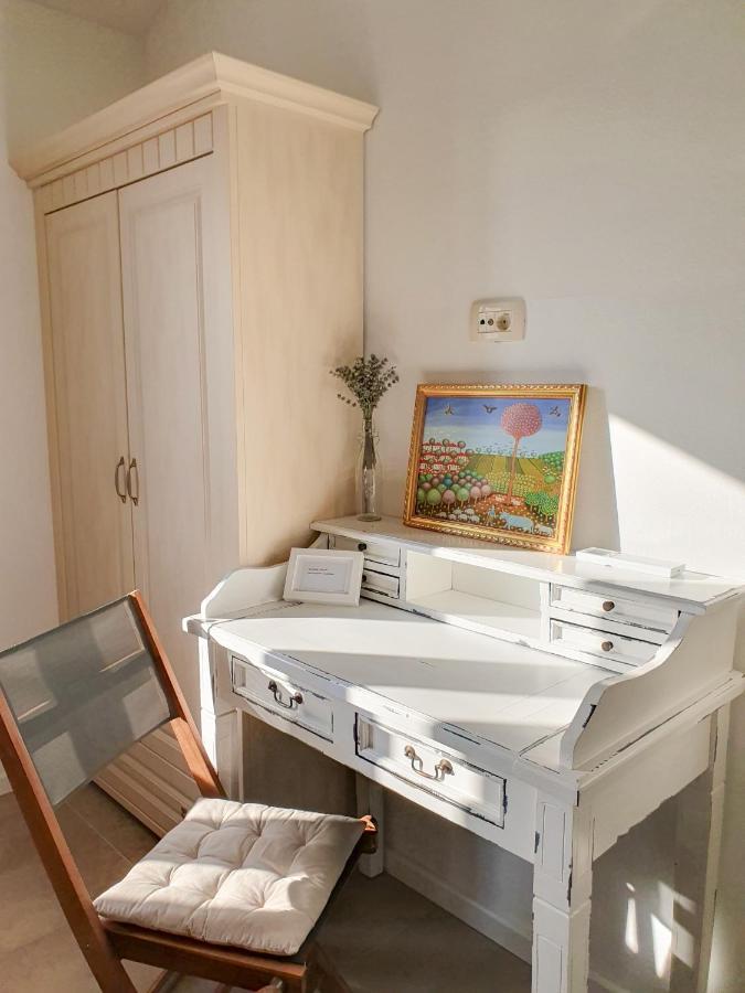 Villa Alara - Charming Villa With Heated Swimming Pool Milohnici Ngoại thất bức ảnh