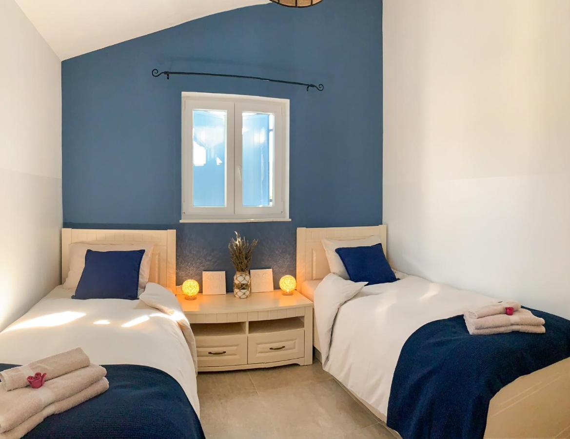 Villa Alara - Charming Villa With Heated Swimming Pool Milohnici Ngoại thất bức ảnh
