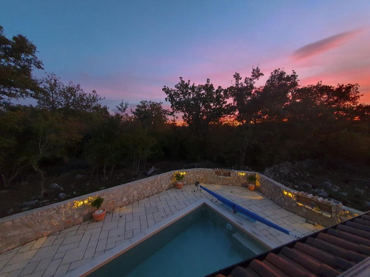 Villa Alara - Charming Villa With Heated Swimming Pool Milohnici Ngoại thất bức ảnh
